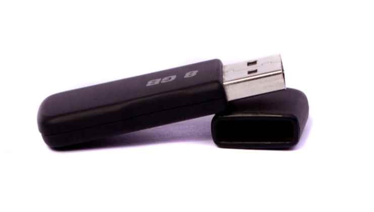 Espandete la memoria della PS5 con una penna Usb a pochi euro