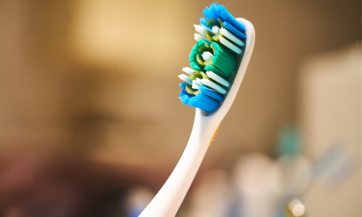 spazzolino denti pulizia lavatrice trucco filtro muffa calcare 